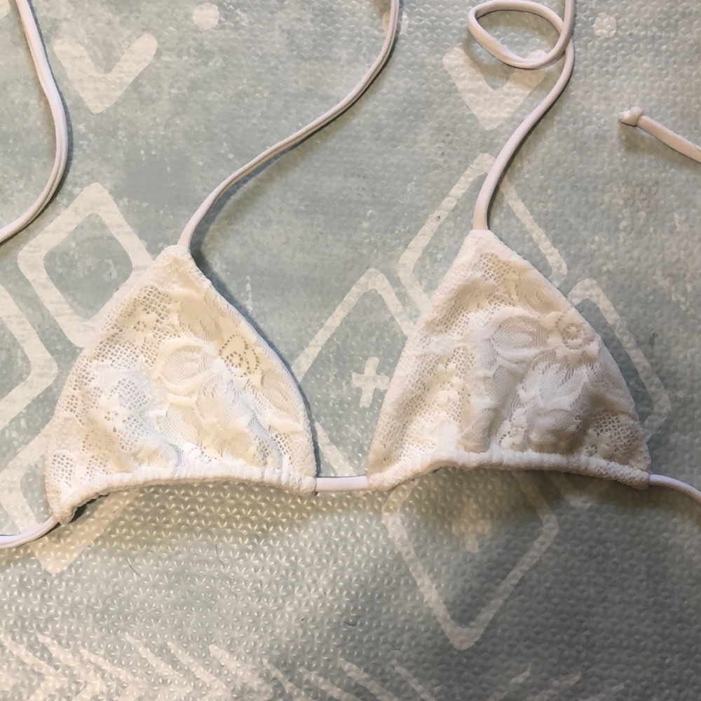NWOT Mikoh bikini top. Lace. Size small. Cute for bachelorette party & honeymoon